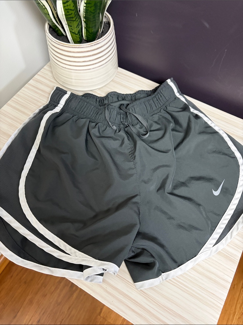 Nike Women's Charcoal Gray Athletic Shorts with White Trim!! EUC